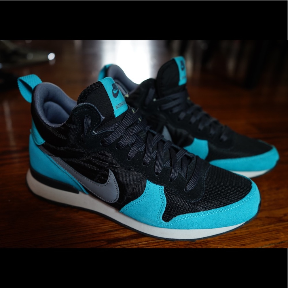 Nike internationalist Mid